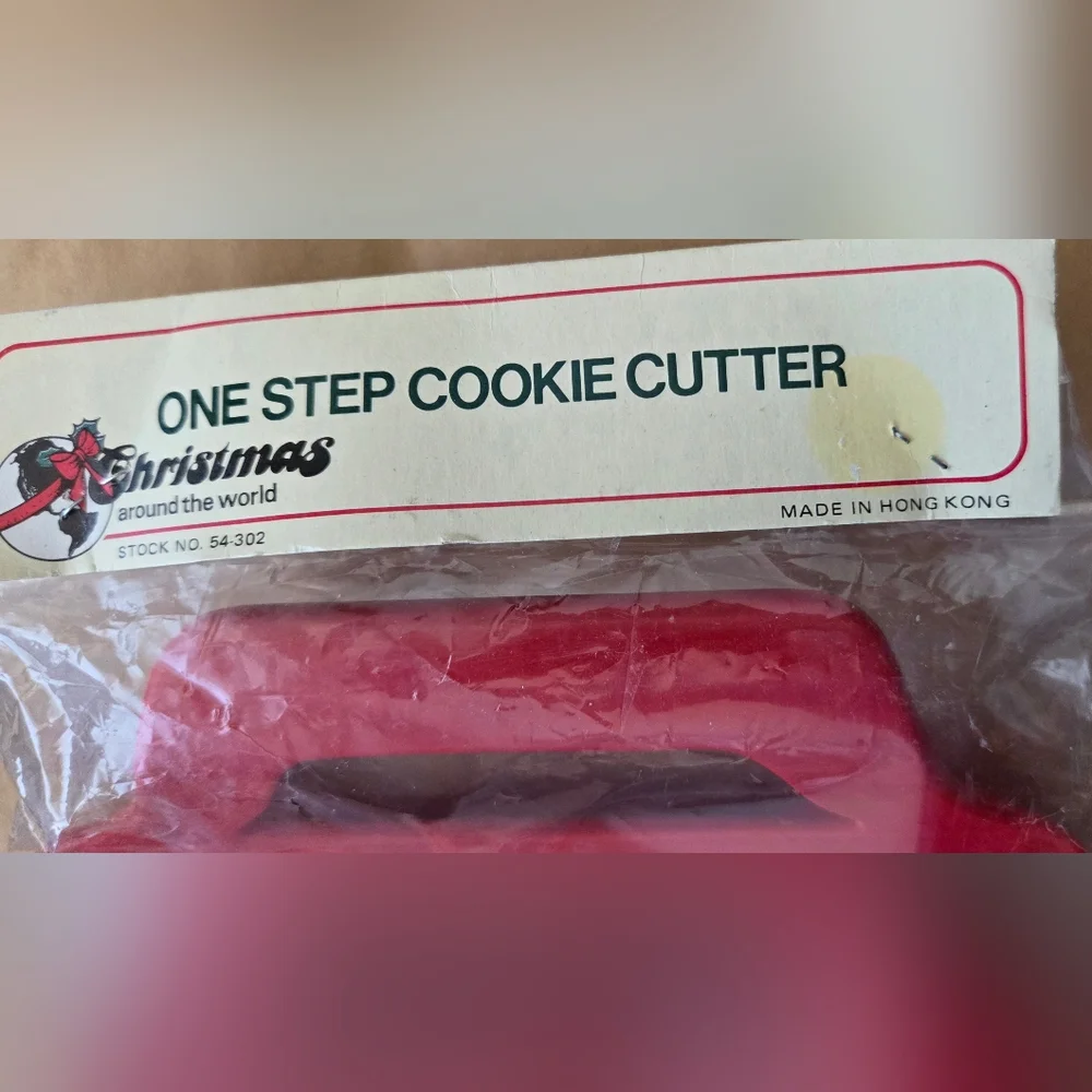 Christmas Around the World One Step Pan Plastic 9 design 54-302 Cookie Cutter